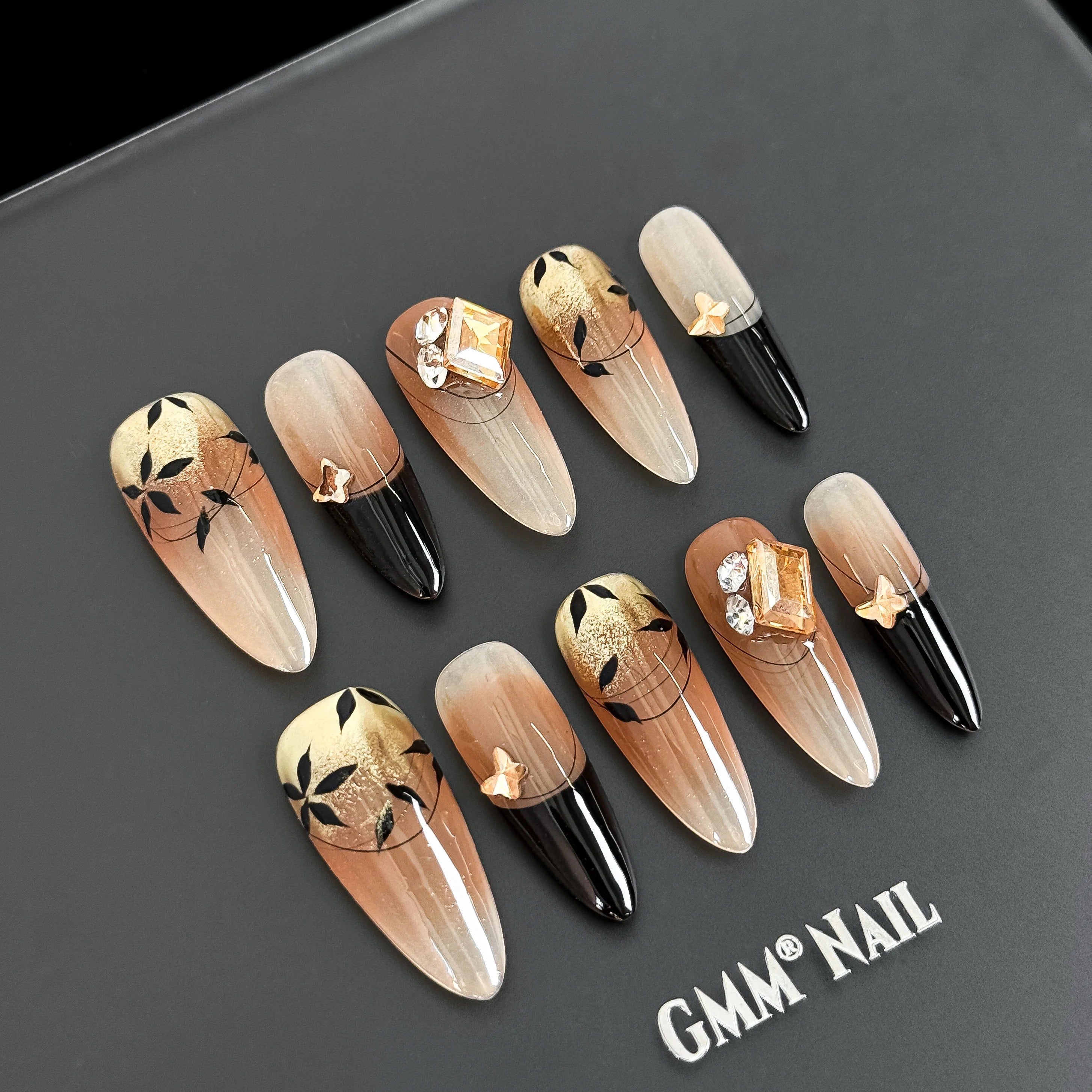 French Muse | Golden Palm Tips