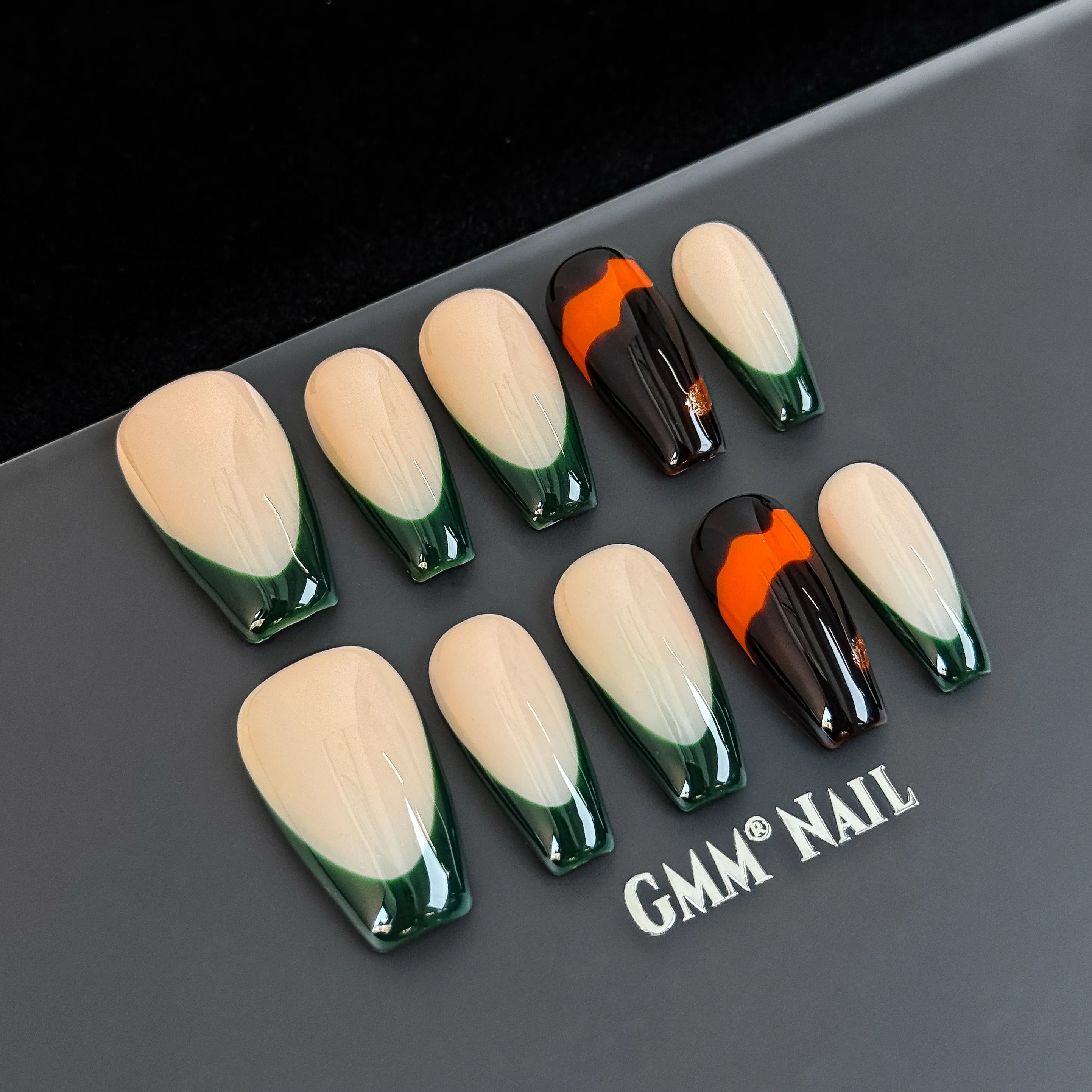 Pure Essence | Emerald Noir French